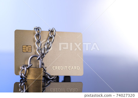 Credit card security, safe trading. Credit card lock chain 74027320