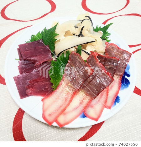 Whale sashimi, bacon and aunt Whale sashimi, bacon and aunt 74027550