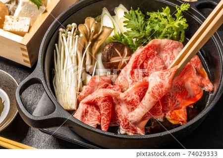 Sukiyaki of high-quality Japane beef 74029333