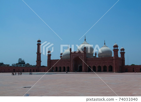 Prayer Hall of Badshahi or Imperial Mosque, Lahore Pakistan 74031040