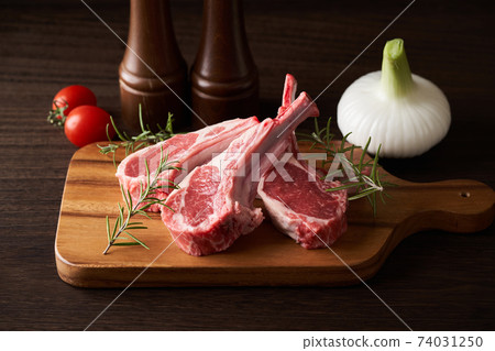 Lamb chops raw meat Lamb chops raw meat 74031250