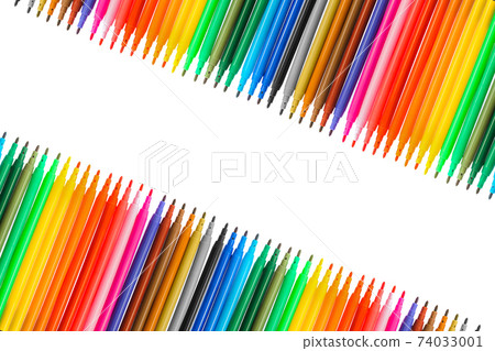 Multicolored markers or felt-tip pens 74033001
