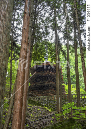 Anrakuji (Ueda City) National Treasure Octagonal Triple Pagoda Anrakuji (Ueda City) National Treasure Octagonal Triple Pagoda 74034455