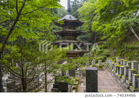 安樂寺（上田市）國寶八角形三寶塔 74034466