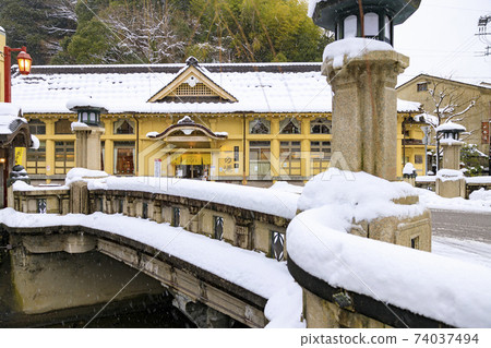 Kinosaki Onsen snow scene Kinosaki Onsen snow scene 74037494
