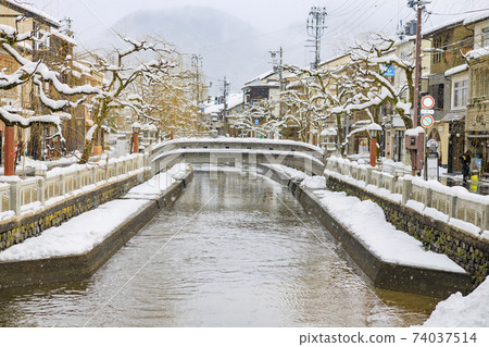 Kinosaki Onsen snow scene Kinosaki Onsen snow scene 74037514