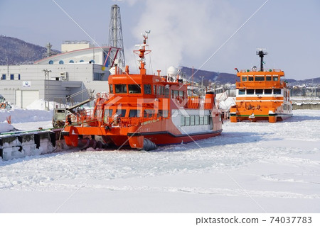 Drift ice and Garinko / Monbetsu Drift ice and Garinko / Monbetsu 74037783