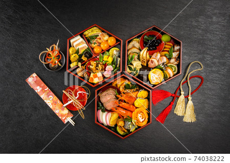 典型的新年菜日本料理新年菜（OSECHI） 74038222