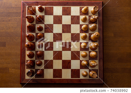 木製國際象棋棋盤和棋子 木製國際象棋棋盤和棋子 74038992