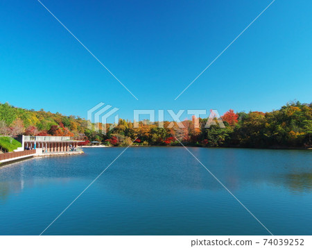 愛知博覽紀念公園的楓潭和水邊陽台 愛知博覽紀念公園的楓潭和水邊陽台 74039252