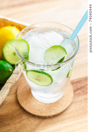 Key lime soda 74040444