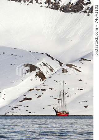 Expedition Boat, Oscar II Land, Artic, Svalbard, Norway 74041102