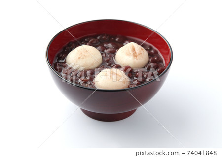 Zenzai紅豆與麻chi白色背景 Zenzai紅豆與麻chi白色背景 74041848