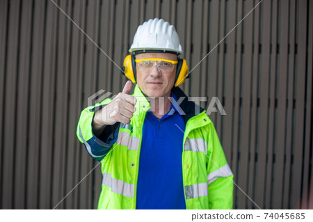 maintenance engineer, Solar energy systems engineer perform analysis solar panels maintenance engineer, Solar energy systems engineer perform analysis solar panels 74045685