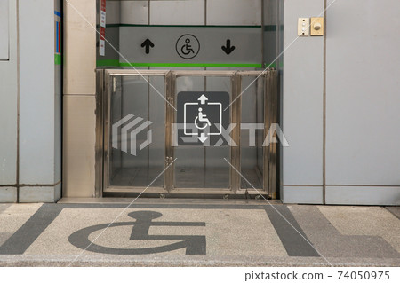 Elevator for people with disabilities Elevator for people with disabilities 74050975
