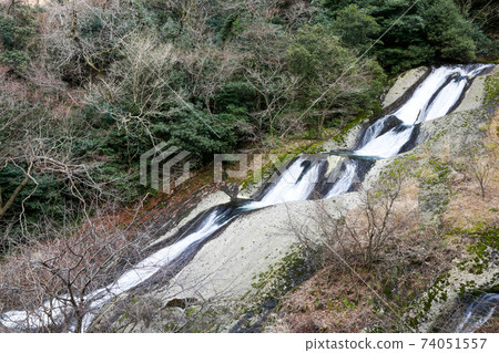 石川縣冬季輪島市淡城瀑布（Nametaki） 74051557