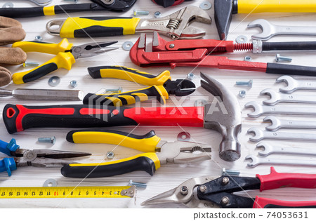 Set of hand tools 74053631