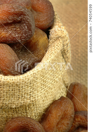 Sundried Apricots in Gunny Bag 74054599