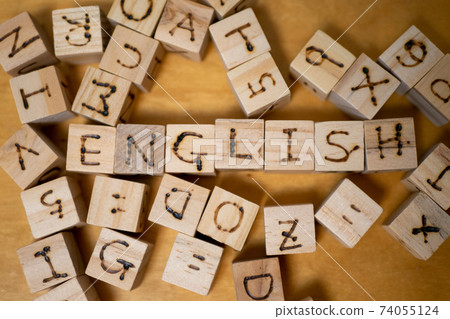 英文字母 74055124