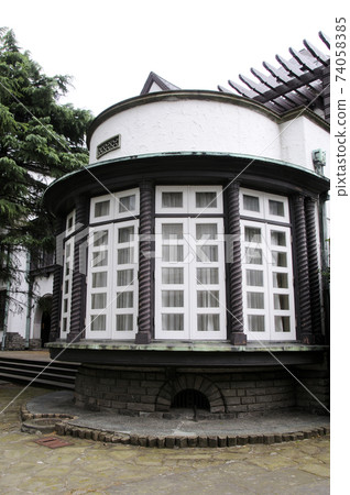 Former Lee Royal Residence Former Lee Royal Residence 74058385