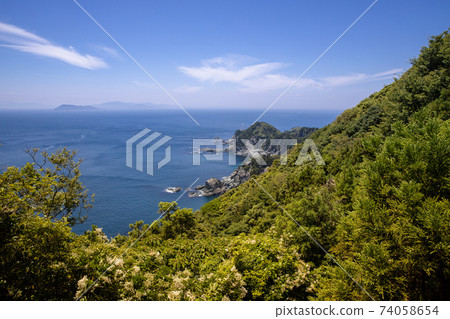 從水ji展望台（愛媛縣伊方町）看的貞燈塔 74058654