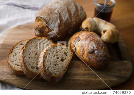 A set of delicious bread A set of delicious bread 74059270