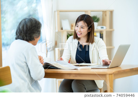 女高管諮詢保險 女高管諮詢保險 74059446