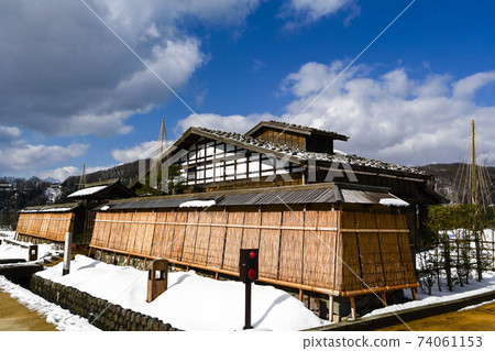 Snow scene of Yuwaku Edo Village 74061153