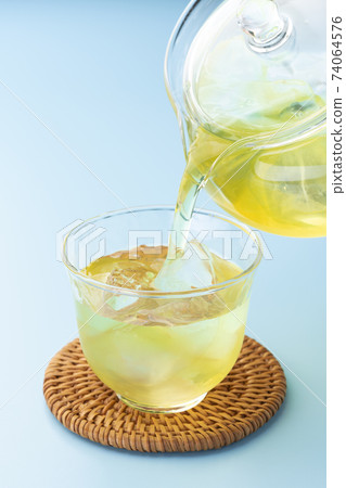 Cool tea 74064576