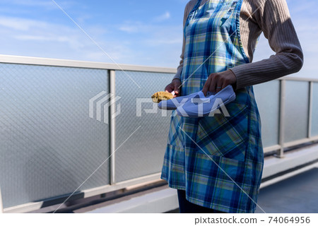 家庭主婦洗鞋 74064956