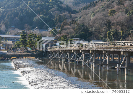 京都嵐山渡月橋 京都嵐山渡月橋 74065312