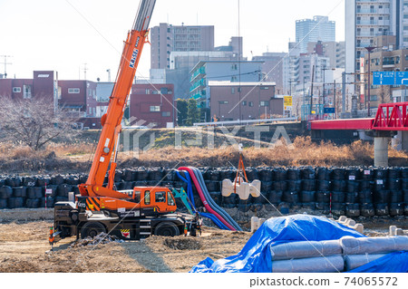 河的護岸 74065572