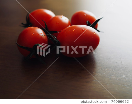 新鮮有機蔬菜櫻桃番茄 新鮮有機蔬菜櫻桃番茄 74066632