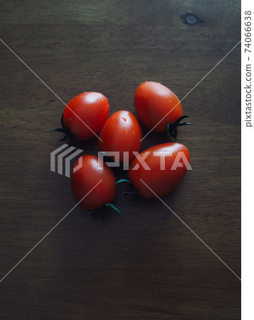 新鮮有機蔬菜櫻桃番茄 74066638