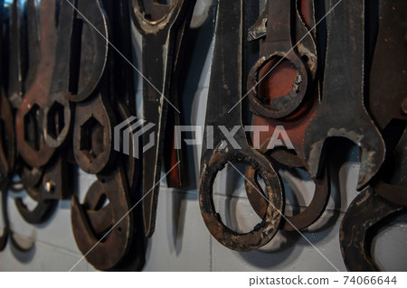 Specially equipped vehicle maintenance Specially equipped vehicle maintenance 74066644