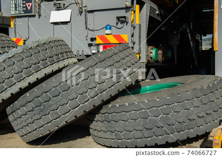 特種車輛 74066727