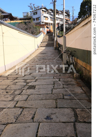 大阪市千歲寺坂天王寺的七個山坡之一 大阪市千歲寺坂天王寺的七個山坡之一 74067212