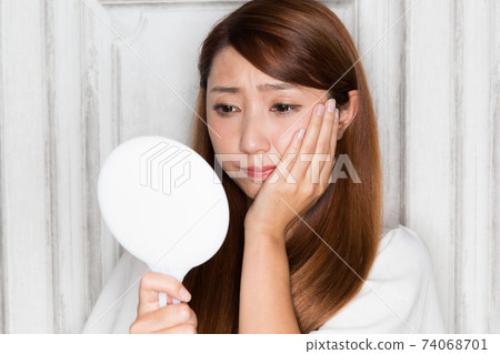 Mirror / disgust 74068701