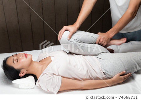 Pelvic correction 74068711