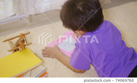 klid little boy preschool writing at the magnetic drawing board klid little boy preschool writing at the magnetic drawing board 74069768