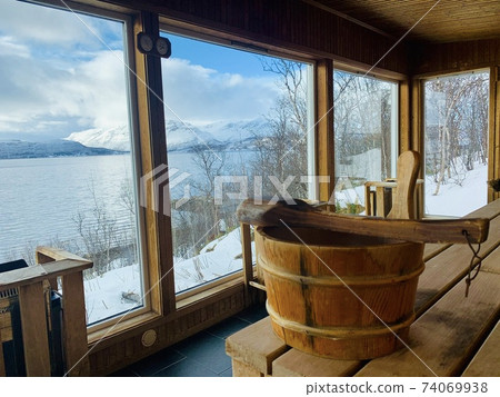 海外桑拿的風景，穿著泳裝去桑拿 74069938