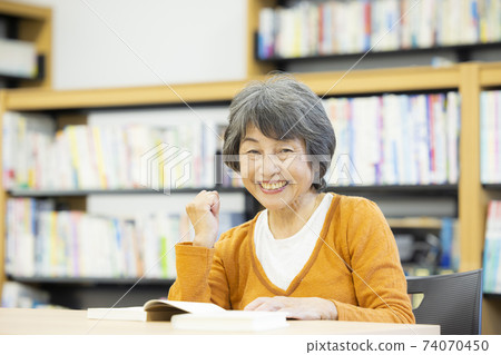 圖書館高級 74070450
