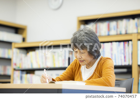 圖書館高級 74070457