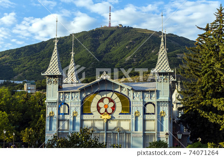 Historic building Lermontov Gallery. 74071264