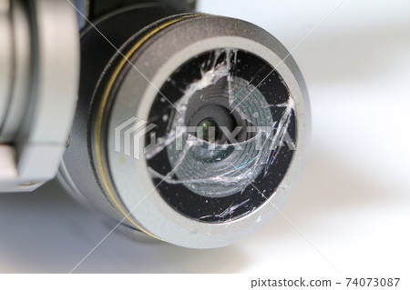 相機鏡頭損壞 74073087