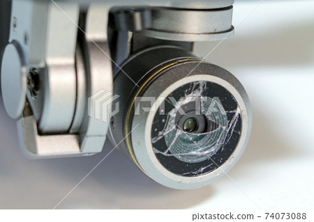 相機鏡頭損壞 74073088