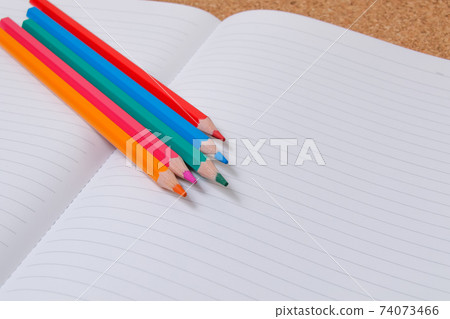 筆記本,彩色鉛筆,文具,書房,紙張,鉛筆,學習用品,書寫用具,辦公用品 筆記本,彩色鉛筆,文具,書房,紙張,鉛筆,學習用品,書寫用具,辦公用品 74073466