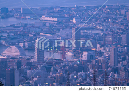 《Hyogo Prefecture》 Kobe city center seen from Japan's three major night views, Kikuseidai 《Dawn》 74075365