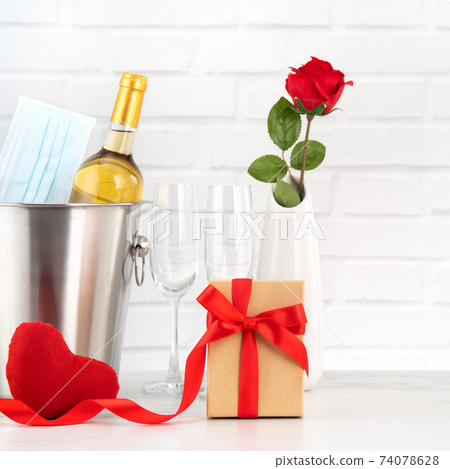 情人節 冰桶 白葡萄酒 花束 玫瑰 慶祝 愛心 Valentine's Day バレンタイン 情人節 冰桶 白葡萄酒 花束 玫瑰 慶祝 愛心 Valentine's Day バレンタイン 74078628
