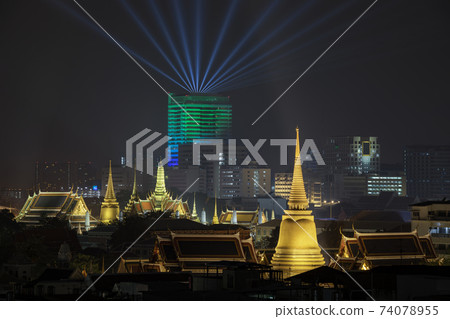 Top view of The Grand Palace and The Emerald Buddha Temple at night time. 74078955